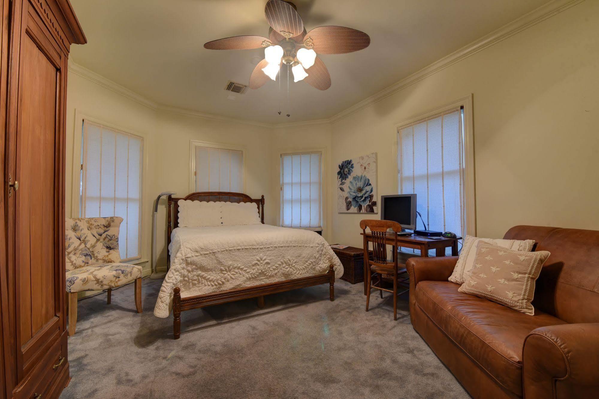 A Chateau On The Bayou Bed & Breakfast Raceland 외부 사진